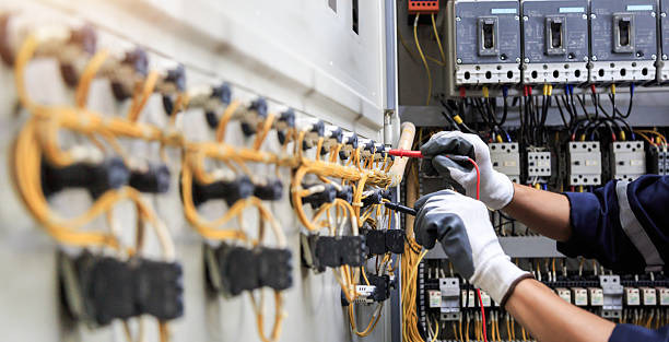 Professional Electrician technician working in Gadsden, AL